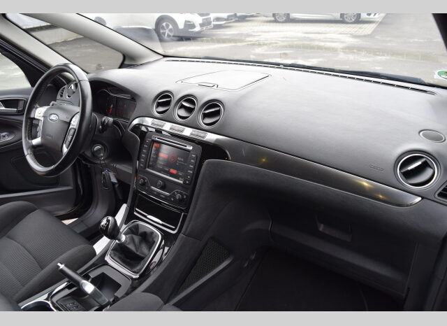Ford S-MAX 2.0TDCi 103kw TITANIUM TOP NAV full