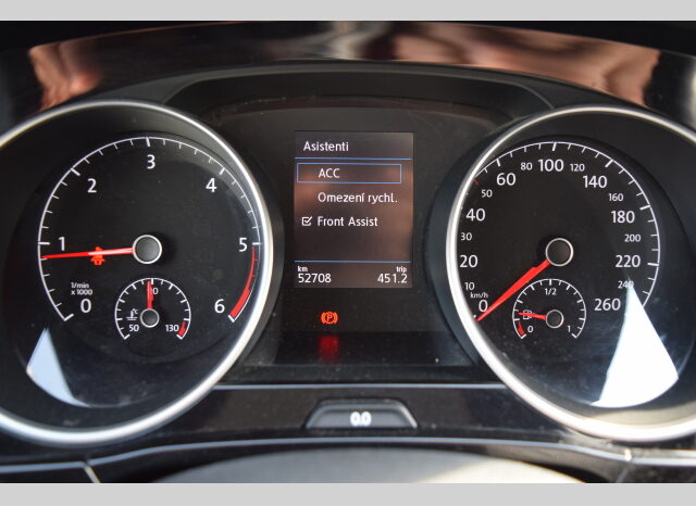 Volkswagen Touran 2.0TDI 110kw R-line LED ASSIST full