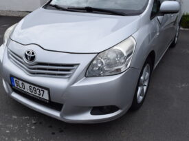 Toyota Verso 1.8VVT-i 108kw HIGH AC TEMPOMA
