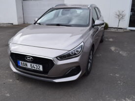 Hyundai i30 1.6CRDi 85kw STYLE 7°AUTOMAT