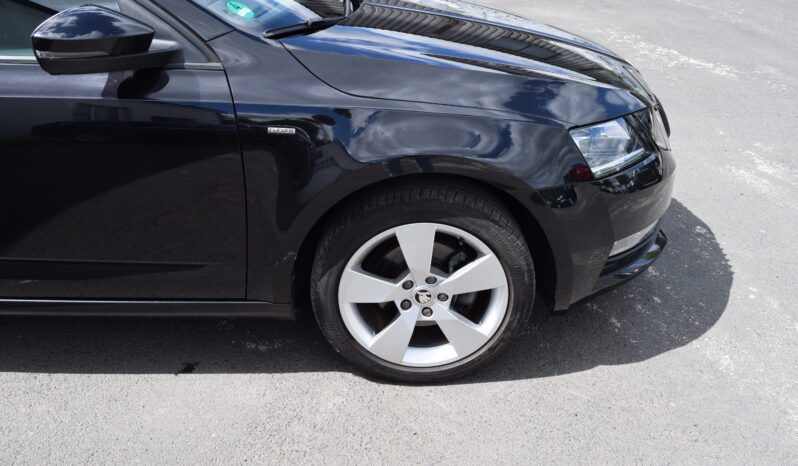 Škoda Octavia 1.5TSI 110kw CLEVER LED TAŽNÉ full