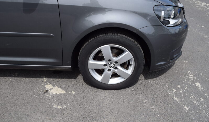 Volkswagen Touran 1.2TSI 77kw COMFORT 7MÍST TAŽ full