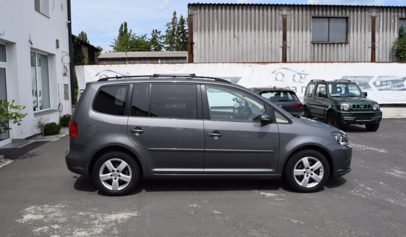 Volkswagen Touran 1.2TSI 77kw COMFORT 7MÍST TAŽ full