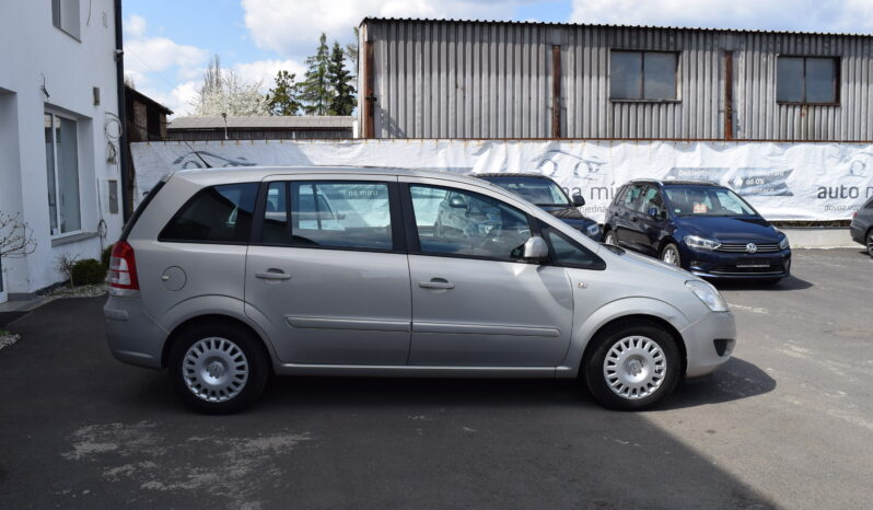 Opel Zafira 1.6 16v 85kw ENJOY 7MÍST TAŽNÉ full