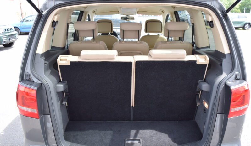 Volkswagen Touran 1.2TSI 77kw COMFORT 7MÍST TAŽ full