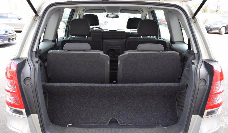 Opel Zafira 1.6 16v 85kw ENJOY 7MÍST TAŽNÉ full