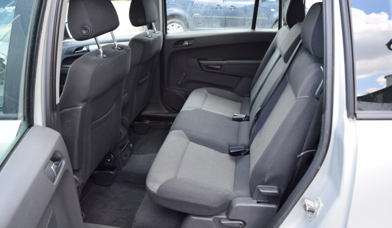 Opel Zafira 1.6 16v 85kw ENJOY 7MÍST TAŽNÉ full