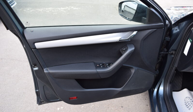 Škoda Octavia 2.0TDI 110kw AMBITION TAŽ NAVI full