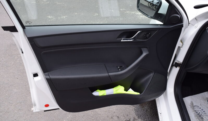 Škoda Rapid 1.2TSI 77kw AMBITION NÍZKÉ KM full