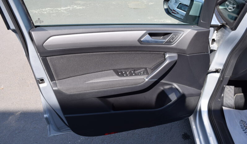 Volkswagen Touran 1.5TSI 110kw CLBMT 7MÍST TAŽNÉ full