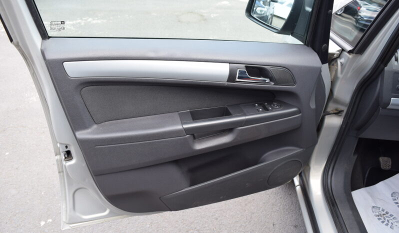 Opel Zafira 1.6 16v 85kw ENJOY 7MÍST TAŽNÉ full