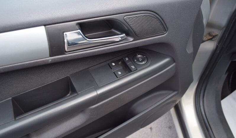 Opel Zafira 1.6 16v 85kw ENJOY 7MÍST TAŽNÉ full