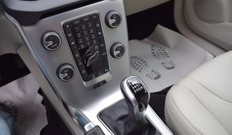 Volvo V40 2.0i T2 90kw INSCRIPTION MANUÁ full