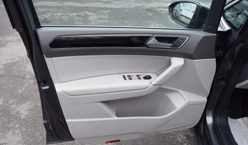 Volkswagen Touran 1.4TSI 110kw HIGHLINE 7M TAŽNÉ full