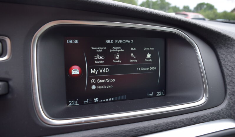 Volvo V40 2.0i T2 90kw INSCRIPTION MANUÁ full