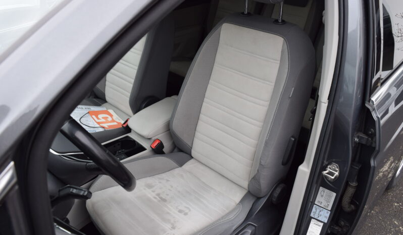 Volkswagen Touran 1.4TSI 110kw HIGHLINE 7M TAŽNÉ full