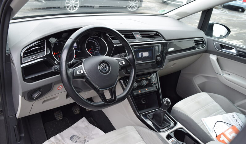 Volkswagen Touran 1.4TSI 110kw HIGHLINE 7M TAŽNÉ full