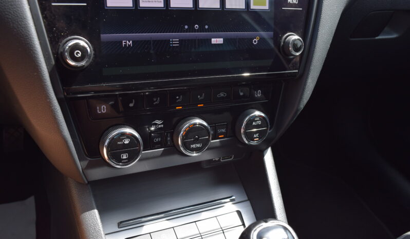 Škoda Octavia 2.0TDI 110kw AMBI LED TAŽ NAVI full