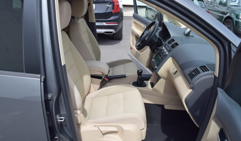 Volkswagen Touran 1.2TSI 77kw COMFORT 7MÍST TAŽ full