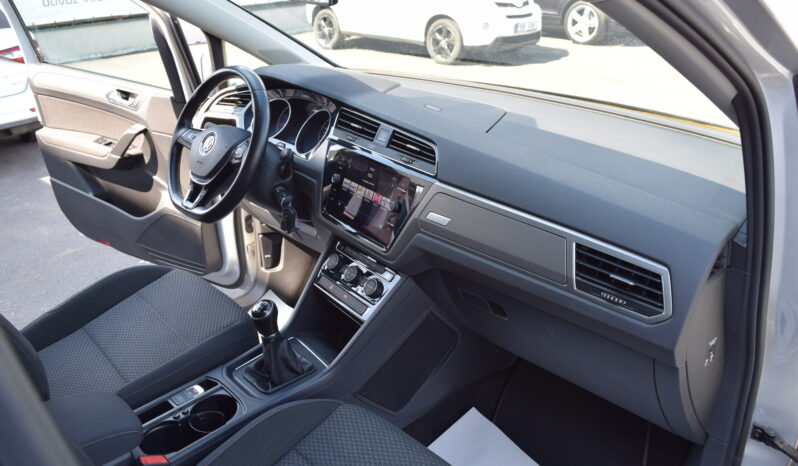 Volkswagen Touran 1.5TSI 110kw CLBMT 7MÍST TAŽNÉ full