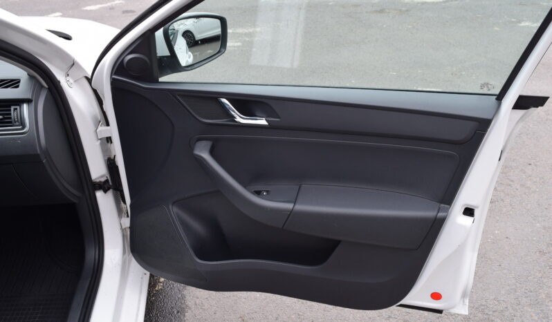 Škoda Rapid 1.2TSI 77kw AMBITION NÍZKÉ KM full