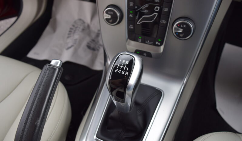 Volvo V40 2.0i T2 90kw INSCRIPTION MANUÁ full