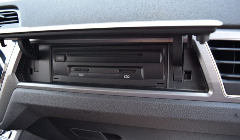 Volkswagen Touran 1.5TSI 110kw CLBMT 7MÍST TAŽNÉ full