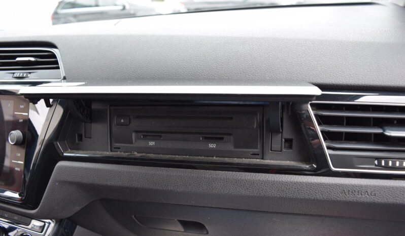 Volkswagen Touran 1.4TSI 110kw HIGHLINE TAŽ LED full