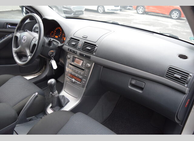 Toyota Avensis 1.8 VVT-i 95kw SONDERMODELLE full