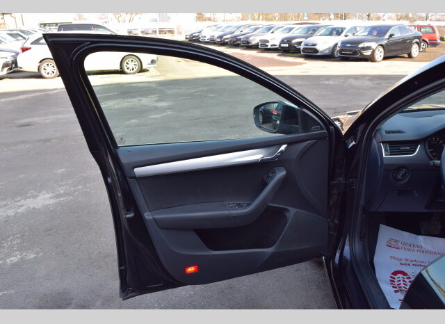 Škoda Octavia 2.0TDI 110kw STYLE XENON DSG full