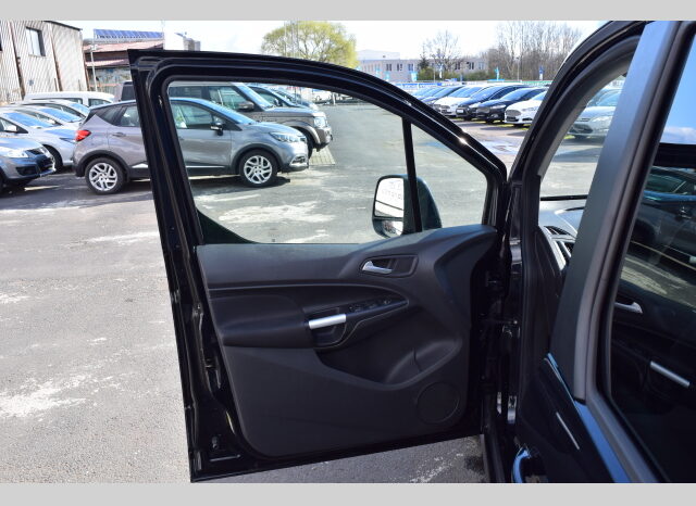 Ford Tourneo Connect 1.6TDCi85kw TITANIUM 7MÍST TOP full