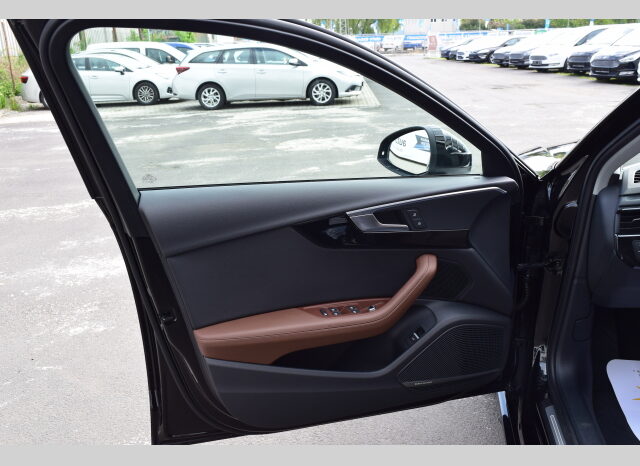 Audi A4 2.0TDI110kw S-lineXEN KŮŽE DCC full